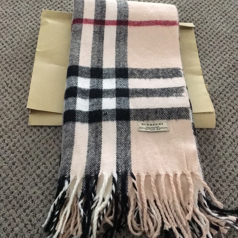 Burberry shawl, small flaw